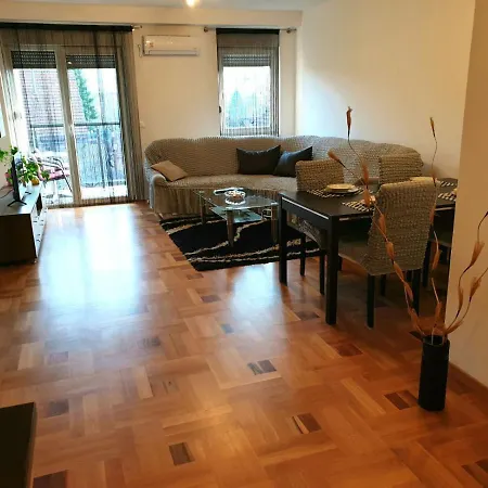 公寓 Apartman 54 M2 Centar 500m