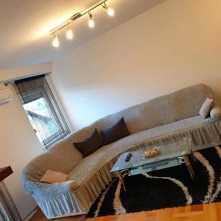 Apartman 54 M2 Centar 500m 巴尼西卢卡