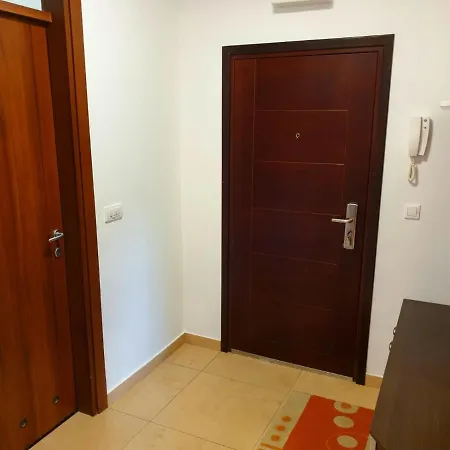 Apartman 54 M2 Centar 500m 公寓 *