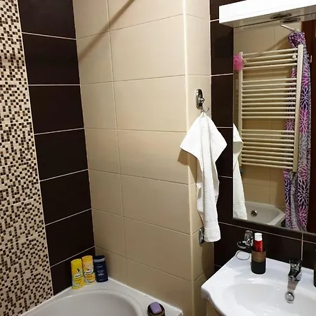 Apartman 54 M2 Centar 500m 公寓 *